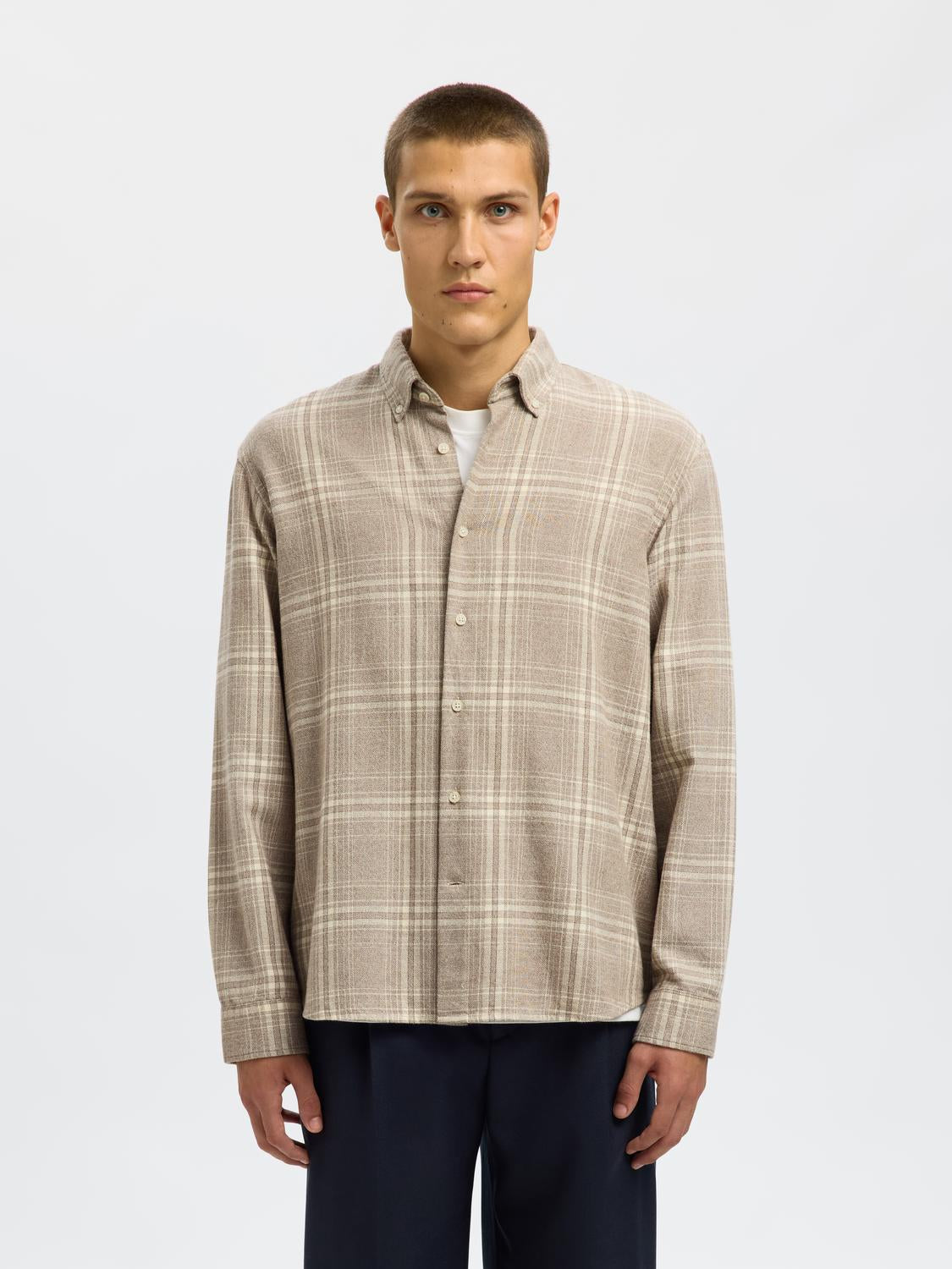 model_shot-front